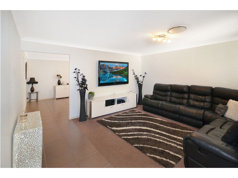 4 Xavier Place, Oxenford QLD 4210