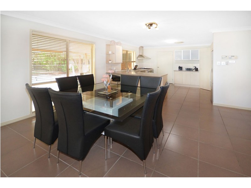 4 Xavier Place, Oxenford QLD 4210