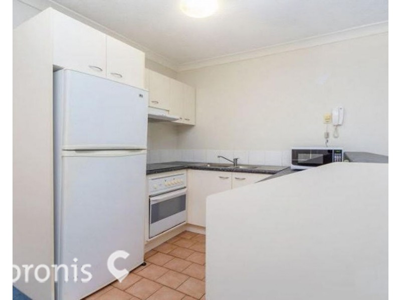 1/14 Spendelove Avenue, Southport QLD 4215