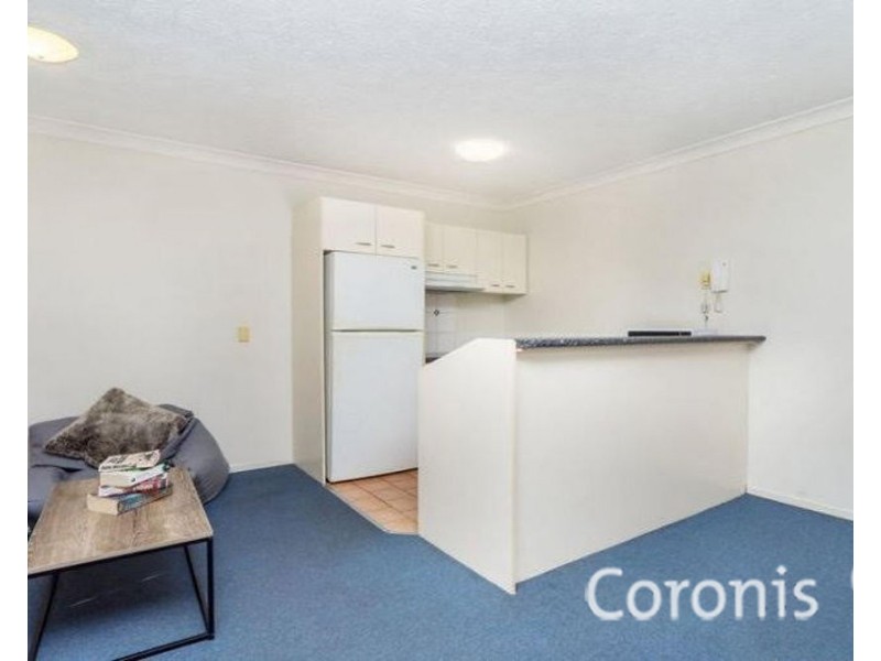 1/14 Spendelove Avenue, Southport QLD 4215