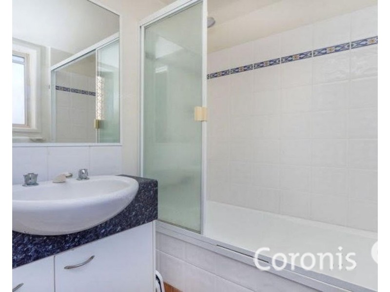 1/14 Spendelove Avenue, Southport QLD 4215