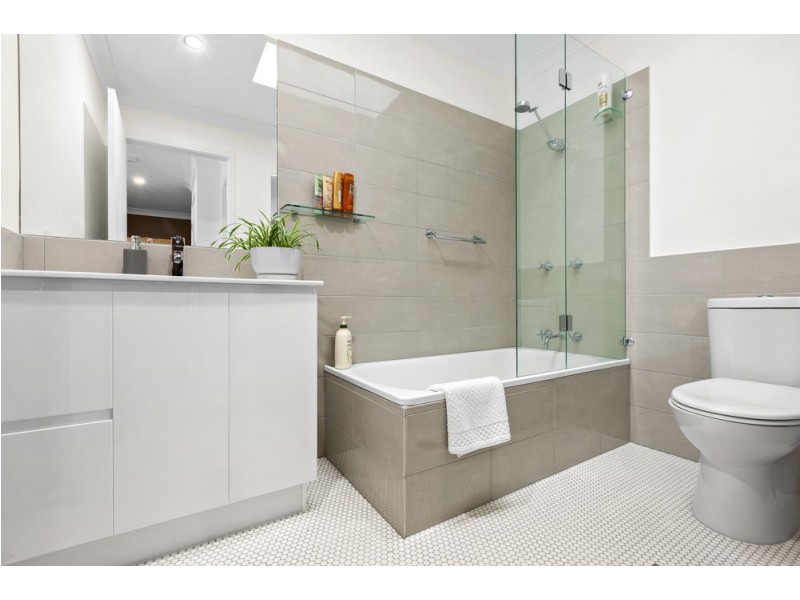 4/254 Christine Avenue, Varsity Lakes QLD 4227