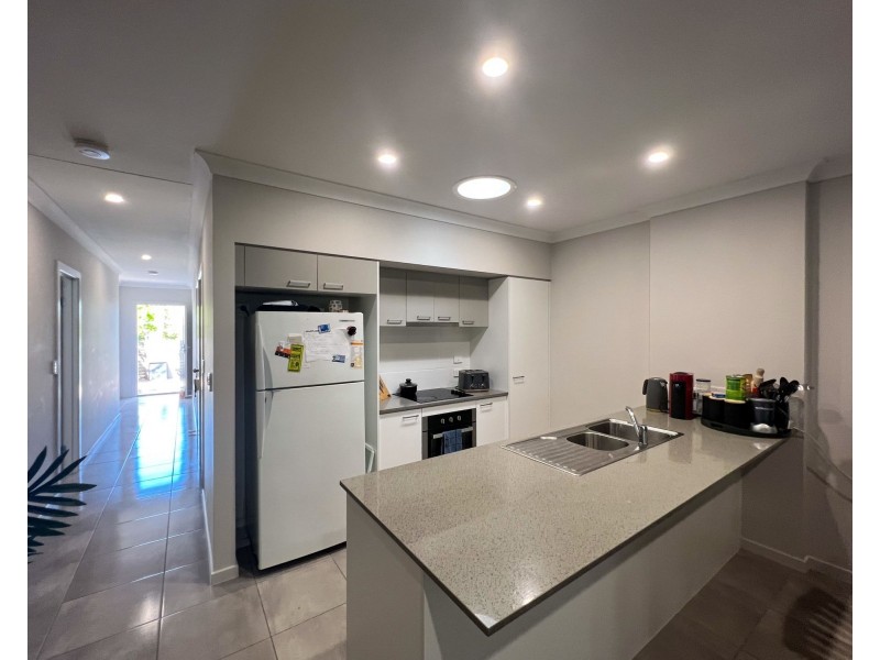 2/1 Electra Street, Coomera QLD 4209