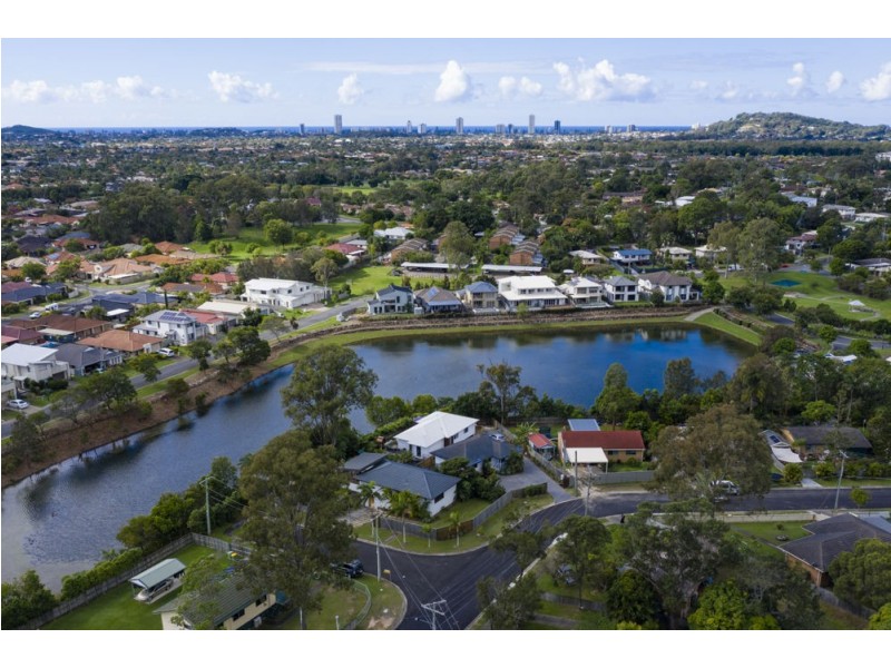 31 Brier Crescent, Varsity Lakes QLD 4227