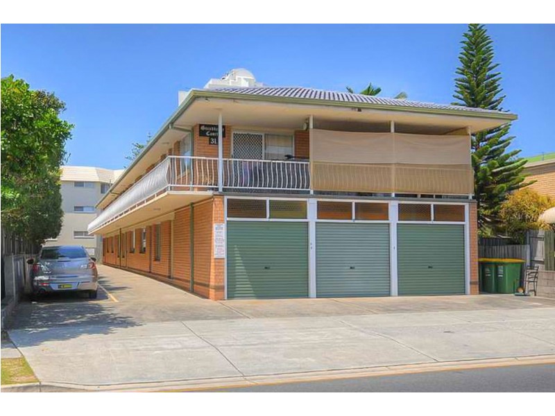 2/31 Frank  Street, Labrador QLD 4215