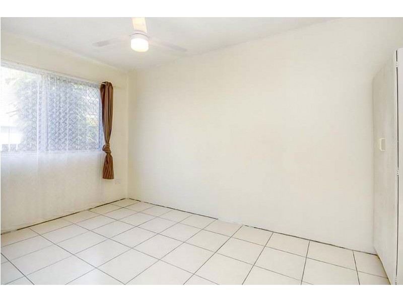 2/31 Frank  Street, Labrador QLD 4215