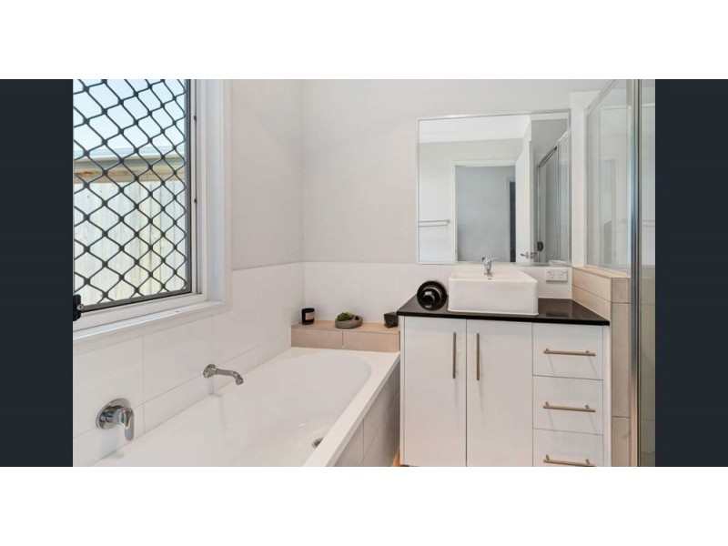 52 Carnarvon Court, Pimpama QLD 4209