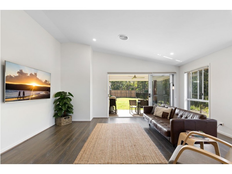 33 Sudbury Drive, Pimpama QLD 4209