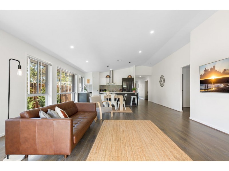 33 Sudbury Drive, Pimpama QLD 4209
