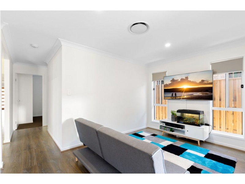 33 Sudbury Drive, Pimpama QLD 4209