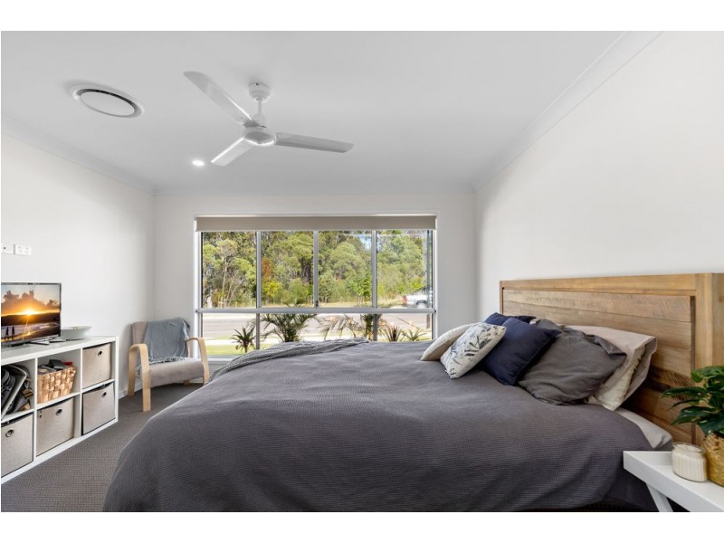 33 Sudbury Drive, Pimpama QLD 4209