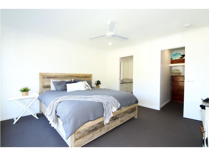 33 Sudbury Drive, Pimpama QLD 4209