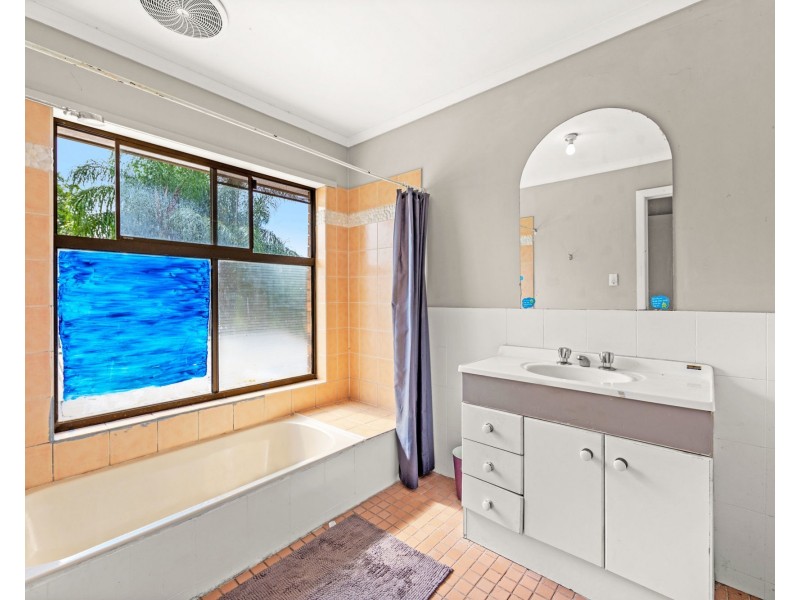 122 Loganlea Road, Loganlea QLD 4131