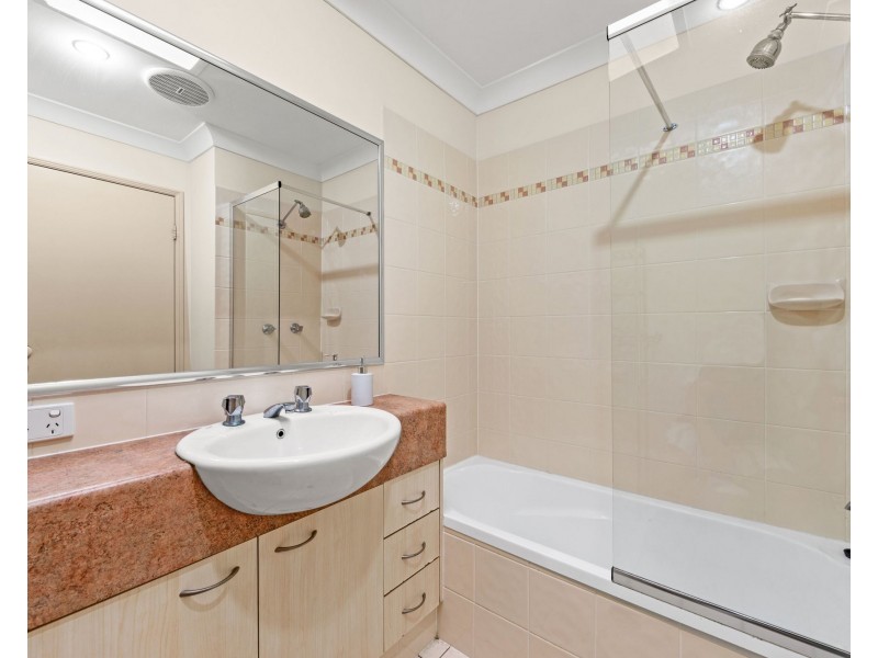 14/2 Bos Drive, Coomera QLD 4209