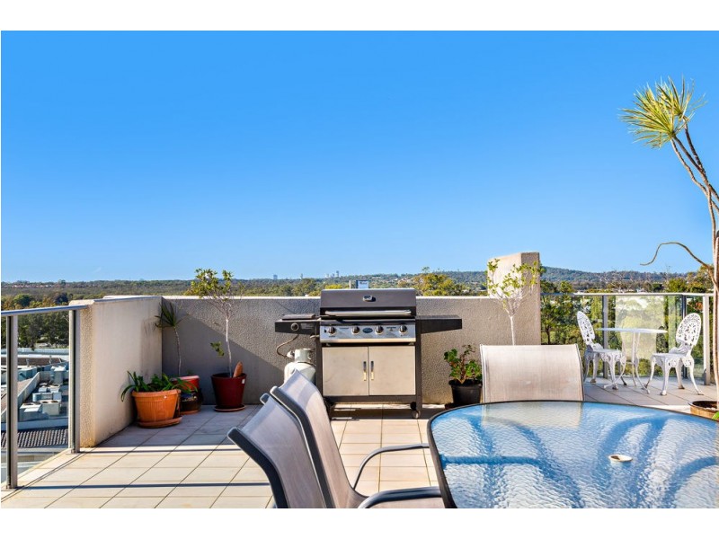 2602/111 Lindfield Road, Helensvale QLD 4212