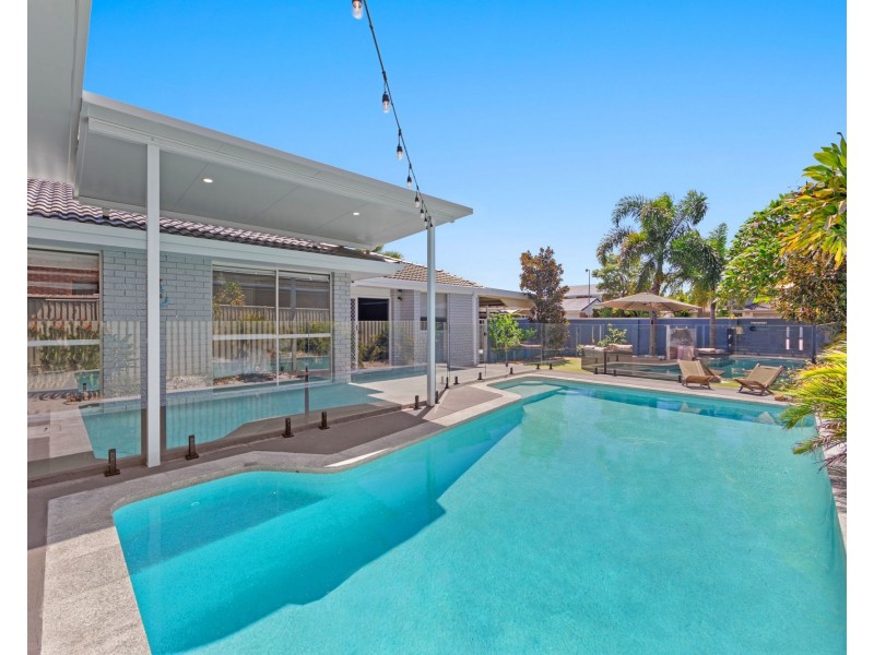 40 Limetree Parade, Runaway Bay QLD 4216