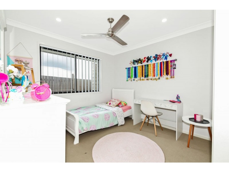 2 Sunstone Avenue, Pimpama QLD 4209