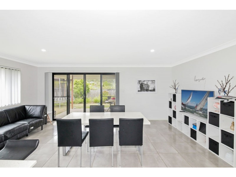 2 Sunstone Avenue, Pimpama QLD 4209