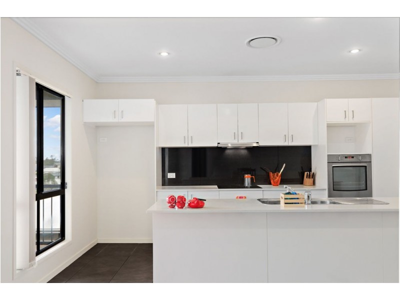 92 Outlook Drive, Waterford QLD 4133