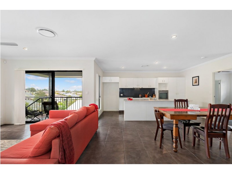 92 Outlook Drive, Waterford QLD 4133