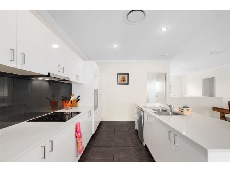 92 Outlook Drive, Waterford QLD 4133