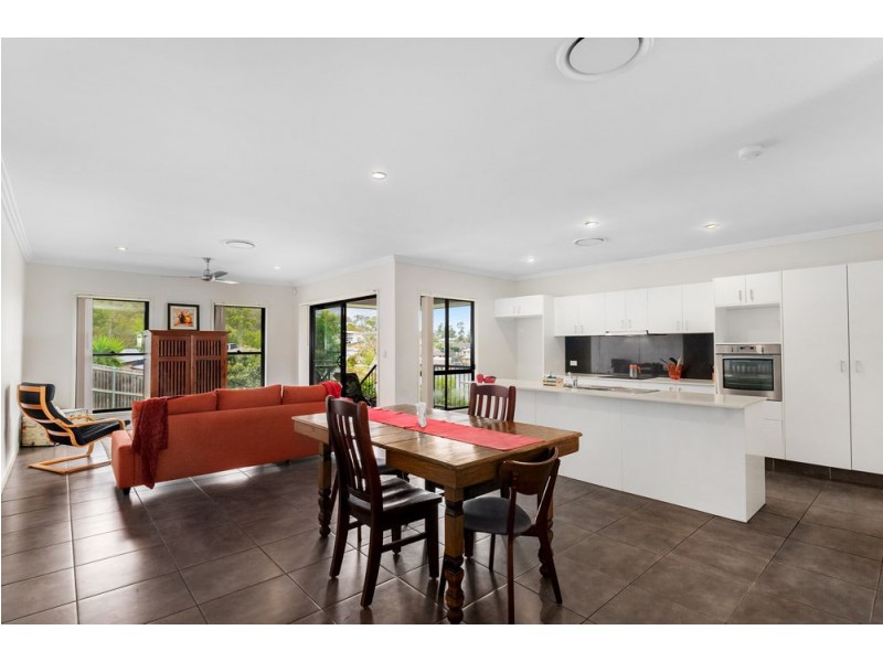 92 Outlook Drive, Waterford QLD 4133