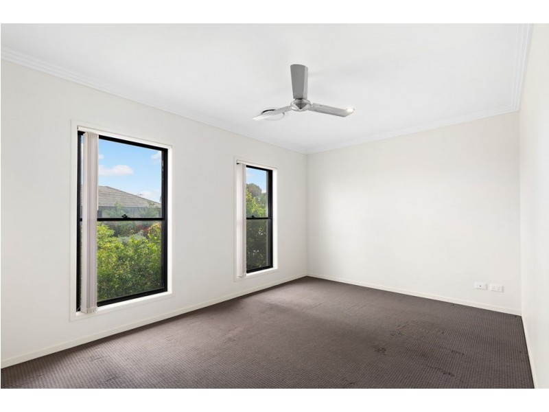 92 Outlook Drive, Waterford QLD 4133