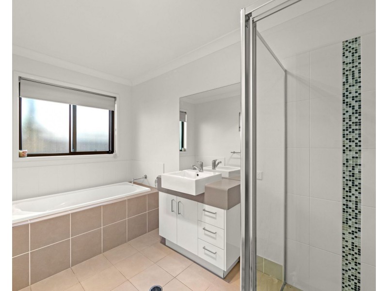 16 Mersey Street, Upper Coomera QLD 4209