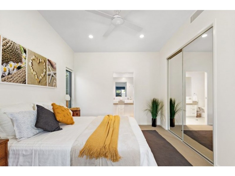 150/1 Halcyon Way, Hope Island QLD 4212