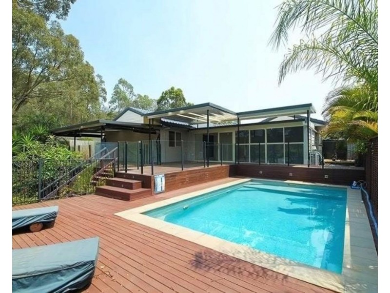 4 Highvale Drive, Helensvale QLD 4212
