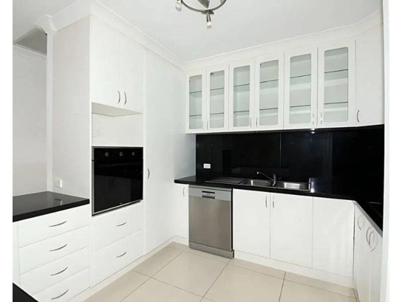 4 Highvale Drive, Helensvale QLD 4212