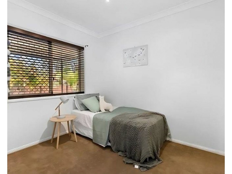 4 Highvale Drive, Helensvale QLD 4212