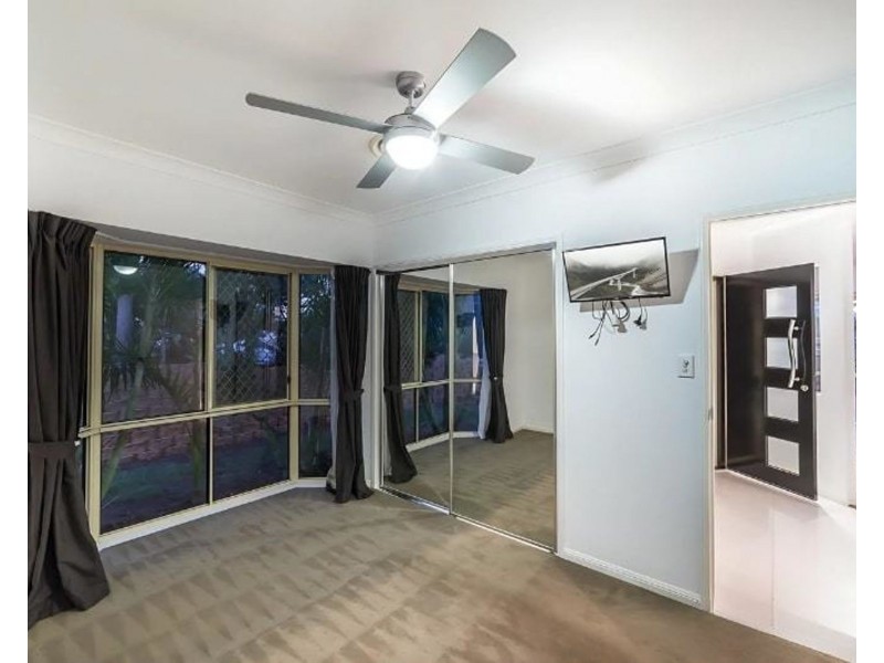4 Highvale Drive, Helensvale QLD 4212