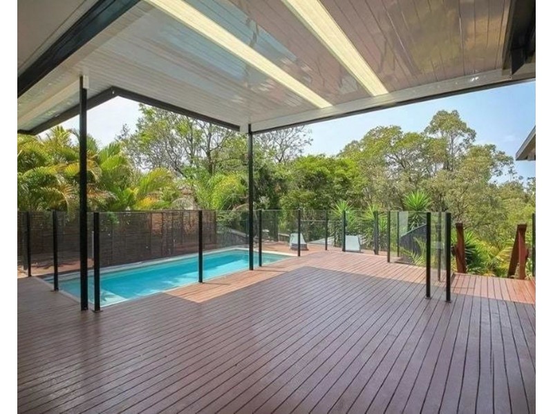 4 Highvale Drive, Helensvale QLD 4212