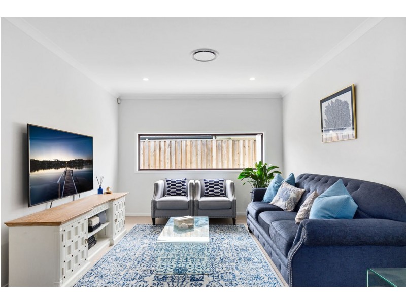 23 Whitsunday Circuit, Pimpama QLD 4209