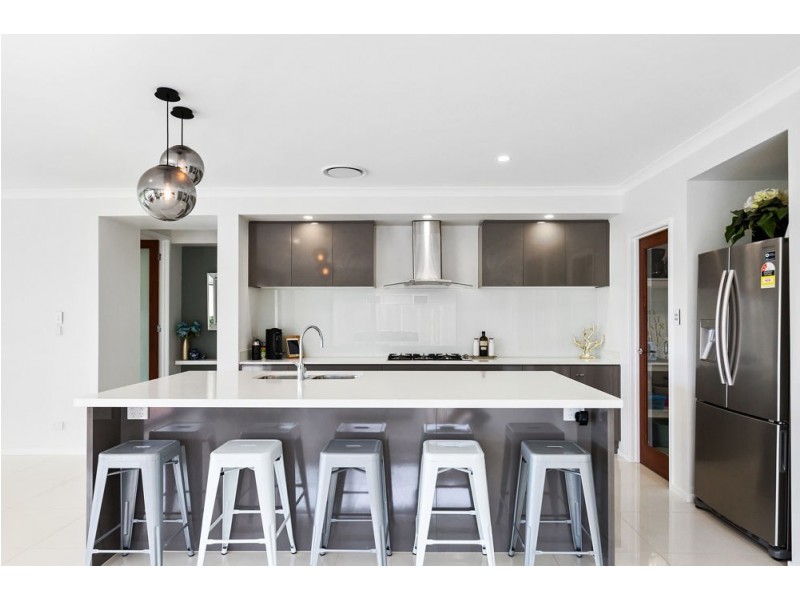 23 Whitsunday Circuit, Pimpama QLD 4209