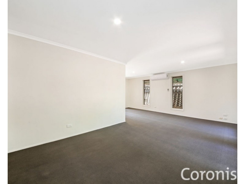 17 Universal Street, Oxenford QLD 4210