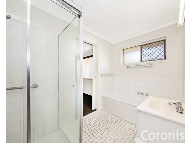 17 Universal Street, Oxenford QLD 4210