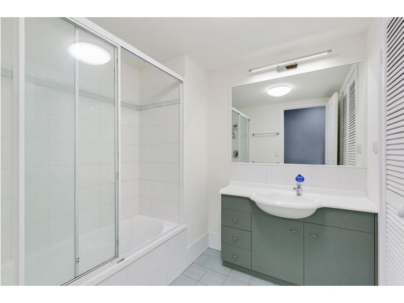 36/148-156 Marine Parade, Southport QLD 4215