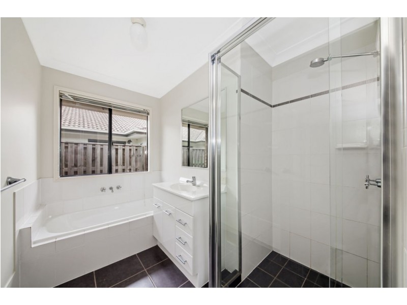 4 Jet Street, Upper Coomera QLD 4209