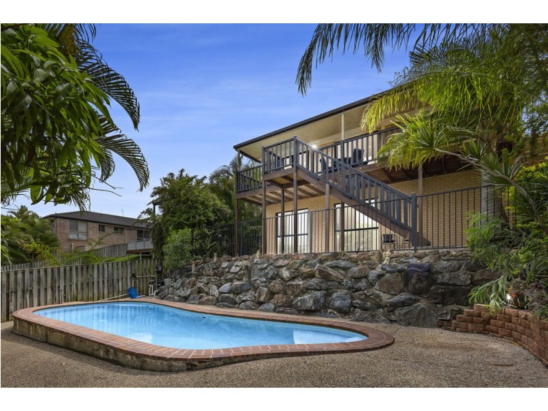 19 Manra Way, Pacific Pines QLD 4211