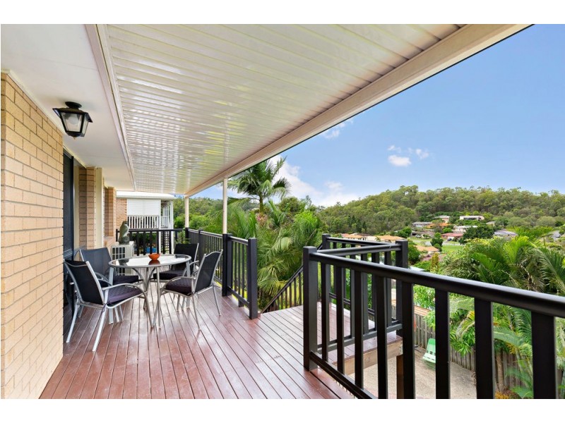 19 Manra Way, Pacific Pines QLD 4211