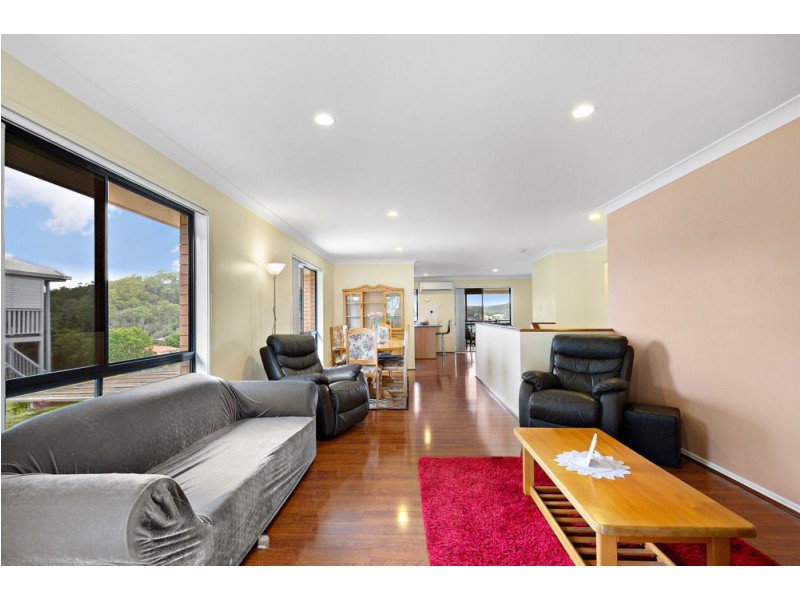 19 Manra Way, Pacific Pines QLD 4211