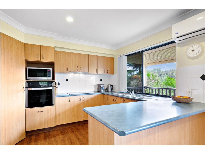 19 Manra Way, Pacific Pines QLD 4211