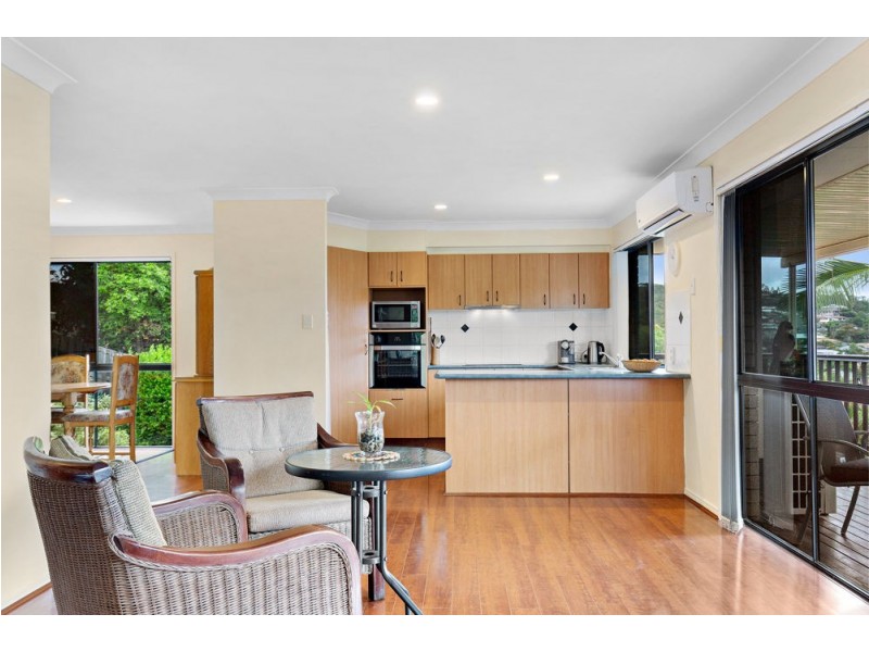 19 Manra Way, Pacific Pines QLD 4211