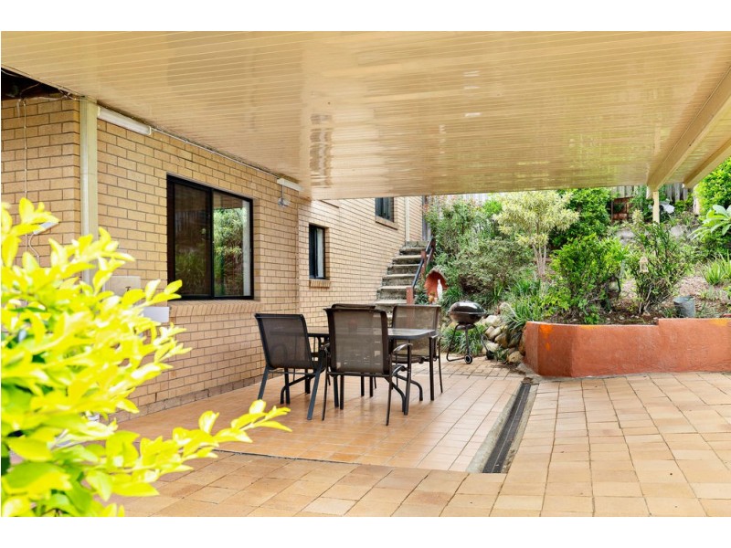 19 Manra Way, Pacific Pines QLD 4211