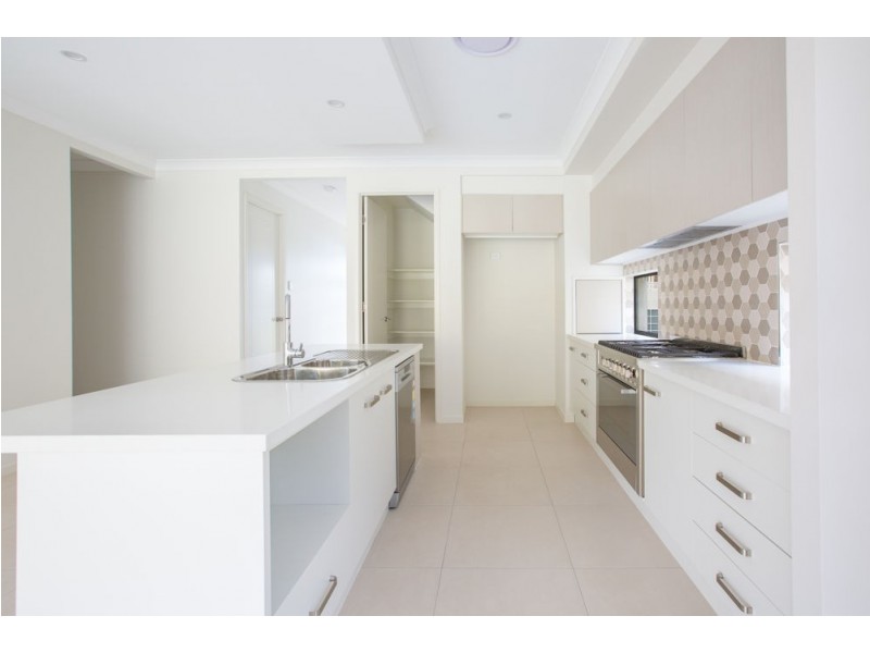 27 Hans Street, Upper Coomera QLD 4209