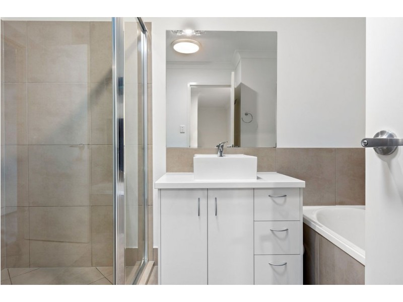 9/2 Pandanus Place, Upper Coomera QLD 4209