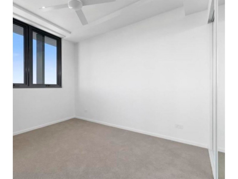 1089/123-125 Cavendish Road, Coorparoo QLD 4151