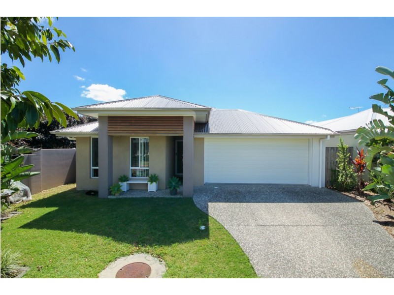 12 Keelson Crescent, Hope Island QLD 4212